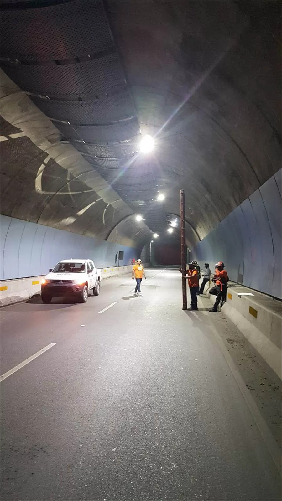 Tunnel lighting Retrofitting project,Dominican Republic(KCOB-TLA100w) 3