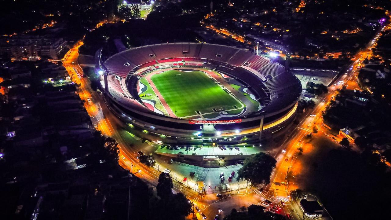 Brilliance on Demand: The 1500-Watt Stadium Lights